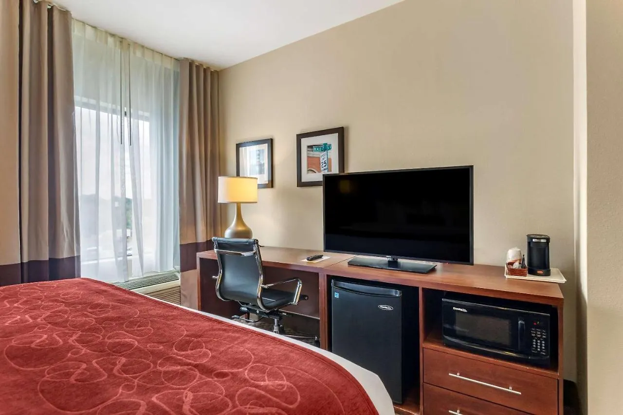 Comfort Suites Memphis Hotel